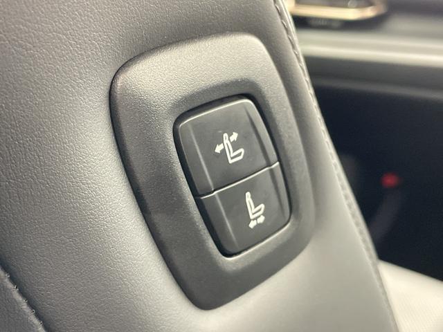 クラウンクロスオーバー Gアドバンスド・レザーパッケージ トヨタセーフティセンス 純正12.3型ディスプレイオーディオナビ 全方位カメラ 4眼LEDヘッドライト シートヒーター エアシート バックカメラ 電動リアゲート パワーシート ヘッドアップディスプレイ(32枚目)