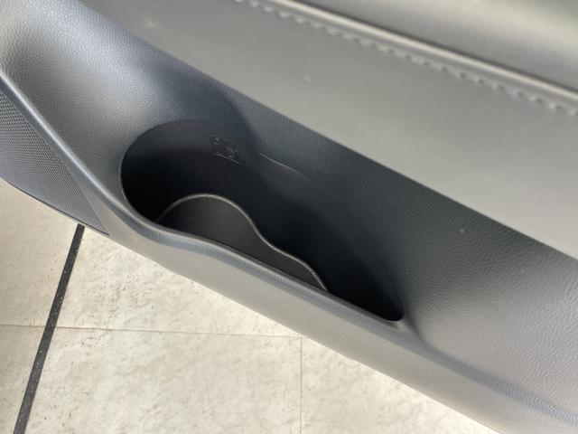 クラウンクロスオーバー Gアドバンスド・レザーパッケージ トヨタセーフティセンス 純正12.3型ディスプレイオーディオナビ 全方位カメラ 4眼LEDヘッドライト シートヒーター エアシート バックカメラ 電動リアゲート パワーシート ヘッドアップディスプレイ(41枚目)