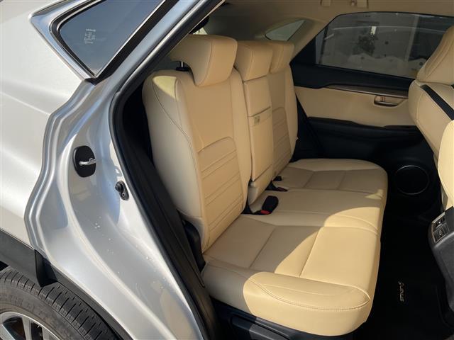 NX NX200t Iパッケージ 純正ナビ 全方位カメラ 三眼LEDヘッドライト 本革レザー レーダークルーズコントロール シートヒーター バックカメラ 電動リアゲート パワーシート コーナーセンサー ブラインドスポットモニター(15枚目)