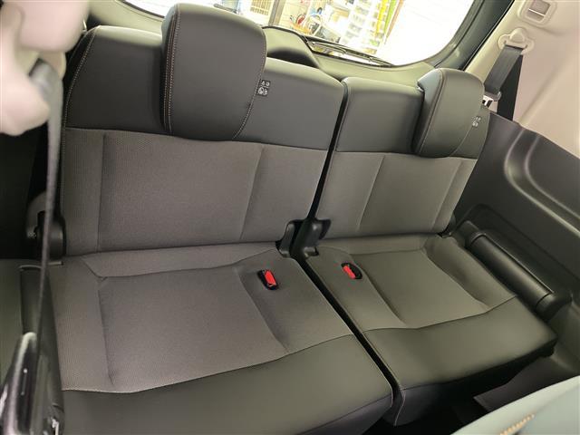 フリード ｅ：ＨＥＶクロスター　登録済未使用車　純正９型ディスプレイオーディオナビ　バックカメラ　両側パワースライドドア　シートヒーター　レーダークルーズコントロール　コーナーセンサー　純正アルミホイール　ルーフレール（16枚目）