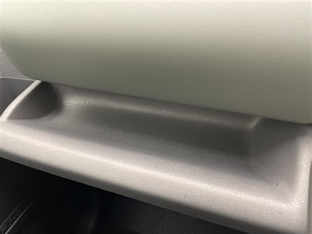 フリード ｅ：ＨＥＶクロスター　登録済未使用車　純正９型ディスプレイオーディオナビ　バックカメラ　両側パワースライドドア　シートヒーター　レーダークルーズコントロール　コーナーセンサー　純正アルミホイール　ルーフレール（30枚目）