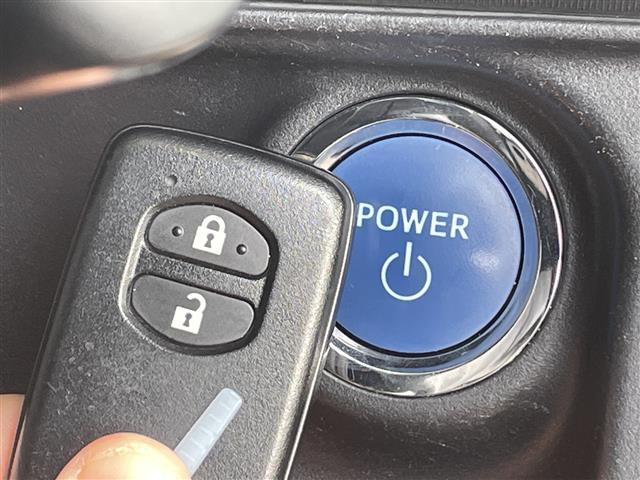 アクア クロスオーバー グラム トヨタセーフティセンス 純正9型ナビ バックカメラ シートヒーター ハーフレザーシート 純正アルミホイール 純正フロアマット ルーフレール LEDヘッドライト オートマチックハイビーム(10枚目)