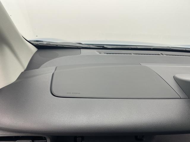 シエンタ ハイブリッドG 録済未使用車 トヨタセーフティセンス 純正8型ディスプレイオーディオ ナビ機能なし 全方位カメラ レーダークルーズコントロール バックカメラ コーナーセンサー ブラインドスポットモニター(11枚目)