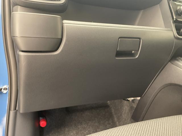 シエンタ ハイブリッドG 録済未使用車 トヨタセーフティセンス 純正8型ディスプレイオーディオ ナビ機能なし 全方位カメラ レーダークルーズコントロール バックカメラ コーナーセンサー ブラインドスポットモニター(39枚目)