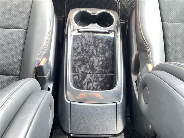 アルファード ２．５Ｓ　タイプゴールド　トヨタセーフティセンス　純正９型ディスプレイオーディオナビ　フリップダウンモニター　三眼ＬＥＤヘッドライト　レーダークルーズコントロール　バックカメラ　電動リアゲート　コーナーセンサー　衝突軽減（30枚目）