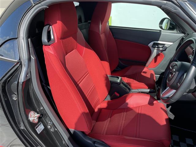 コペン ローブ シートヒーター 純正16インチアルミホイール アイドリングストップ オートエアコン 純正フロアマット ステアリングスイッチ スマートキー プッシュスタート パワーウィンドウ パワーステアリング(14枚目)