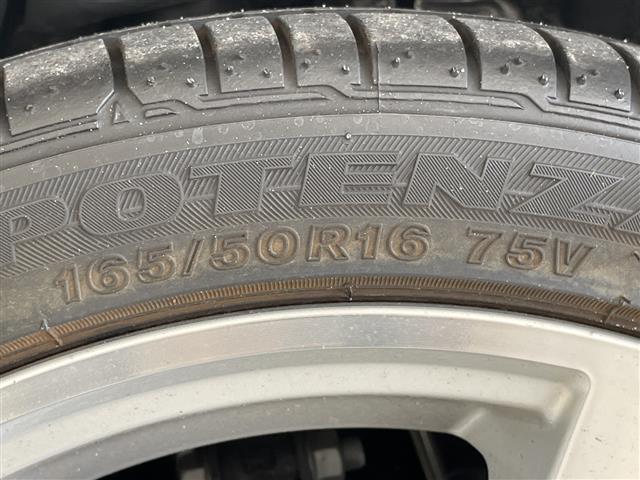 コペン ローブ シートヒーター 純正16インチアルミホイール アイドリングストップ オートエアコン 純正フロアマット ステアリングスイッチ スマートキー プッシュスタート パワーウィンドウ パワーステアリング(17枚目)