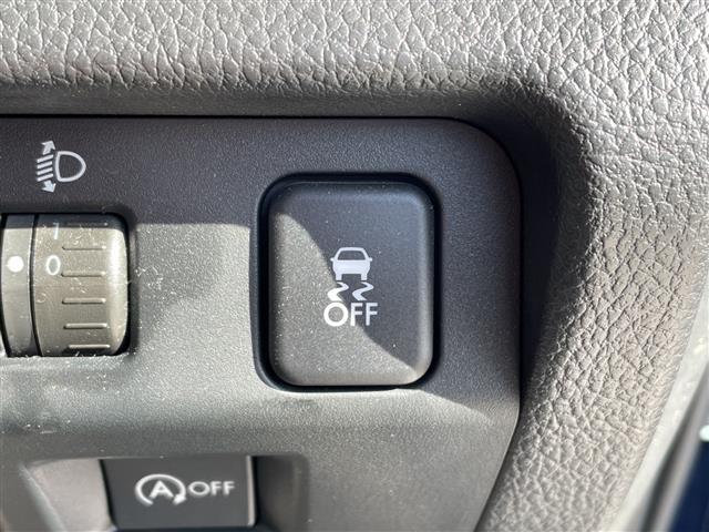 インプレッサスポーツ １．６ｉ－Ｌ　純正ナビ　純正アルミホイール　フルセグ　ＣＤ　ＤＶＤ　Ｂｌｕｅｔｏｏｔｈ　純正フロアマット　アイドリングストップ　リモコンキー（5枚目）