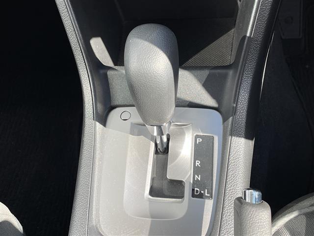 インプレッサスポーツ １．６ｉ－Ｌ　純正ナビ　純正アルミホイール　フルセグ　ＣＤ　ＤＶＤ　Ｂｌｕｅｔｏｏｔｈ　純正フロアマット　アイドリングストップ　リモコンキー（12枚目）