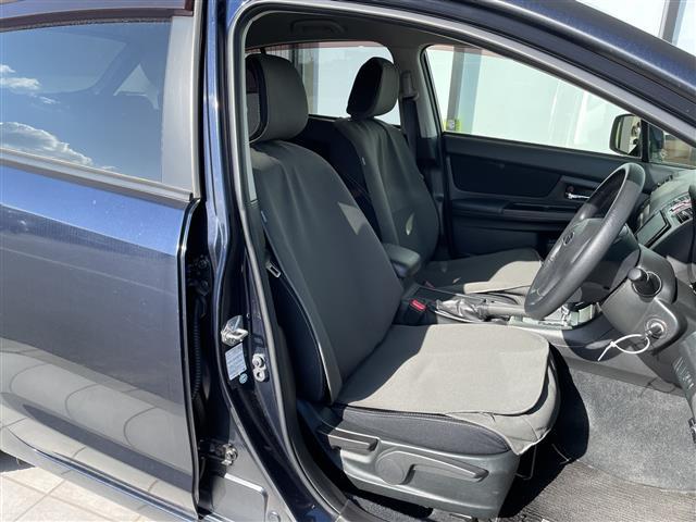 インプレッサスポーツ １．６ｉ－Ｌ　純正ナビ　純正アルミホイール　フルセグ　ＣＤ　ＤＶＤ　Ｂｌｕｅｔｏｏｔｈ　純正フロアマット　アイドリングストップ　リモコンキー（14枚目）