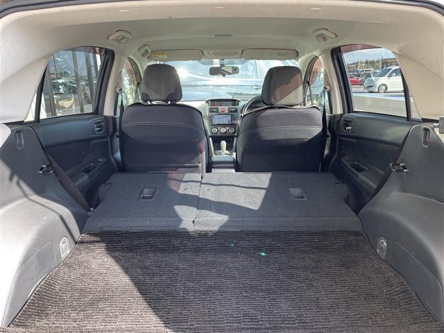 インプレッサスポーツ １．６ｉ－Ｌ　純正ナビ　純正アルミホイール　フルセグ　ＣＤ　ＤＶＤ　Ｂｌｕｅｔｏｏｔｈ　純正フロアマット　アイドリングストップ　リモコンキー（16枚目）