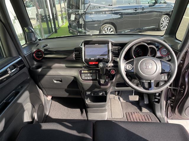 N-BOXカスタム G SSパッケージ 8型ナビ 両側パワースライドドア シートヒーター バックカメラ 純正14インチアルミホイール ETC ステアリングスイッチ スマートキー プッシュスタート パワーウィンドウ パワーステアリング(2枚目)