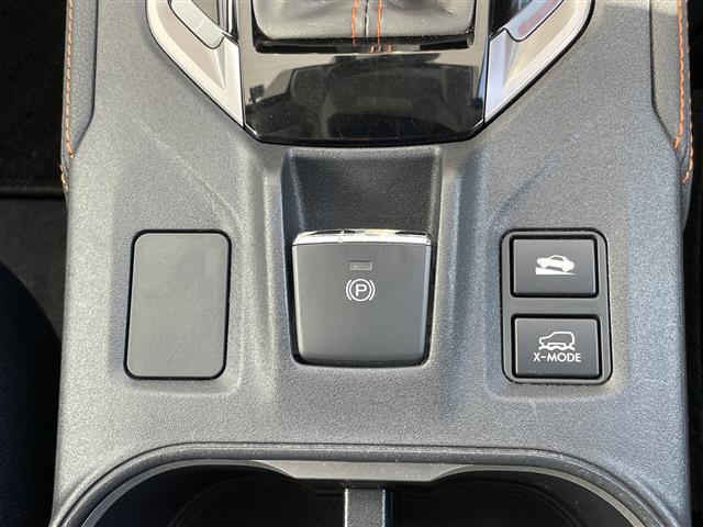 ＸＶ ２．０ｉ－Ｌ　アイサイト　アイサイト　ＳＤナビ　レーダークルーズコントロール　アルミホイール　ブラインドスポットモニター　パドルシフト　オートライト　ＥＴＣ　ステアリングスイッチ　スマートキー　プッシュスタート（10枚目）