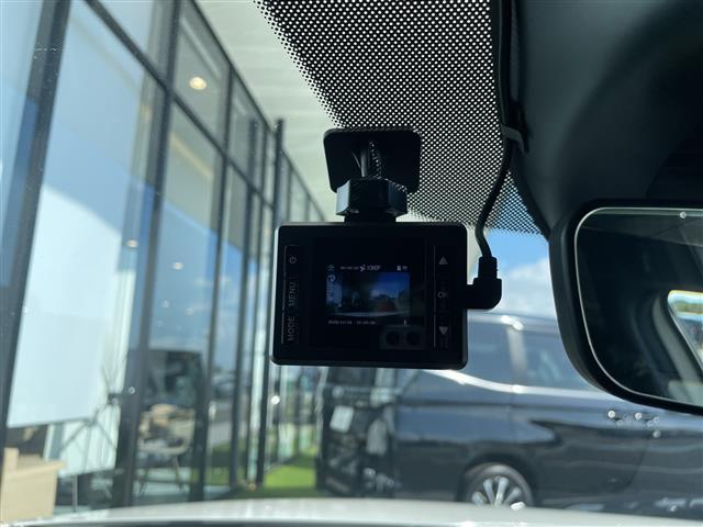 MAZDA3ファストバック 15Sツーリング 純正9機型ナビ 全方位カメラ レーダークルーズコントロール バックカメラ コーナーセンサー 純正18インチアルミホイール ブラインドスポットモニター LEDヘッドライト オートマチックハイビーム(9枚目)