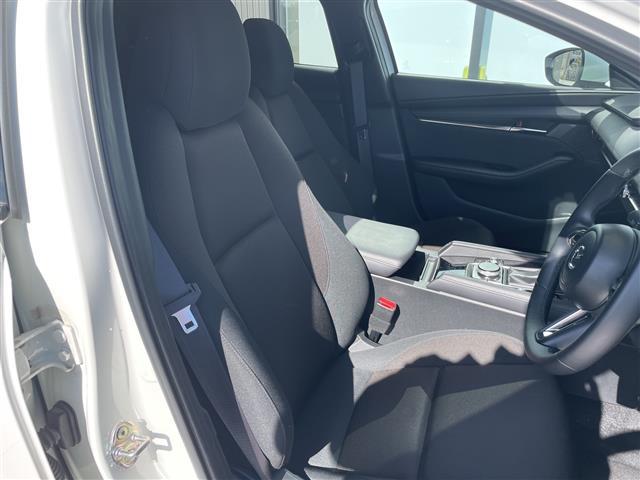 MAZDA3ファストバック 15Sツーリング 純正9機型ナビ 全方位カメラ レーダークルーズコントロール バックカメラ コーナーセンサー 純正18インチアルミホイール ブラインドスポットモニター LEDヘッドライト オートマチックハイビーム(14枚目)