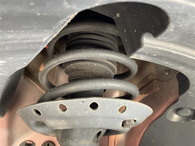 店舗にて現車の確認もいただけますので、お電話で在庫のご確認の上是非ご来店くださいませ！！店舗直通電話　　　０５２−３０９−５１５２