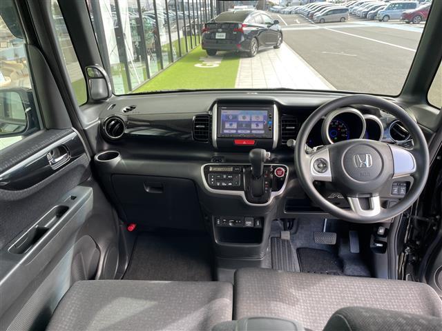 Ｎ－ＢＯＸカスタム Ｇ　ＳＳブラックスタイルパッケージ　純正ナビ　両側パワースライドドア　シートヒーター　バックカメラ　純正１４インチアルミホイール　ＬＥＤヘッドライト　ＣＤ　ＤＶＤ　Ｂｌｕｅｔｏｏｔｈ　ステアリングスイッチ　スマートキー　プッシュスタート（2枚目）