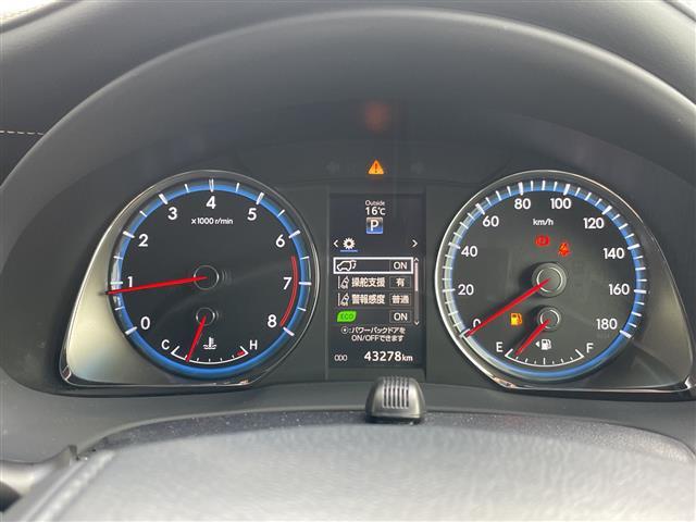 ハリアー プレミアム　純正ナビ　クルーズコントロール　バックカメラ　電動リアゲート　パワーシート　純正アルミホイール　ＬＥＤヘッドライト　オートマチックハイビーム　ＥＴＣ　フルセグＴＶ　ＣＤ　ＤＶＤ　Ｂｌｕｅｔｏｏｔｈ（12枚目）