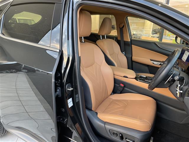 NX NX350h バージョンL セーフティプラス 純正14型ディスプレイナビ 三眼LED 全方位 サンルーフ 本革シート レーダークルーズ シートヒーター エアシート 電動リヤゲート パワーシート HUD コーナーセンサー 純正AW(14枚目)