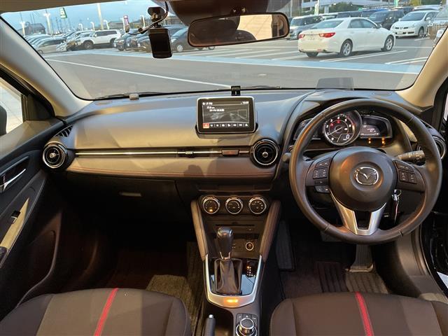 デミオ ＸＤツーリング　セーフティパッケージ　純正ナビ　バックカメラ　純正ＡＷ　ブラインドスポット　ＬＥＤヘッド　パドルシフト　レーンキープ　オートハイビーム　ドラレコ　衝突軽減　フルセグＴＶ　ＣＤ　ＤＶＤ　ＢＴ　スマートキ（2枚目）