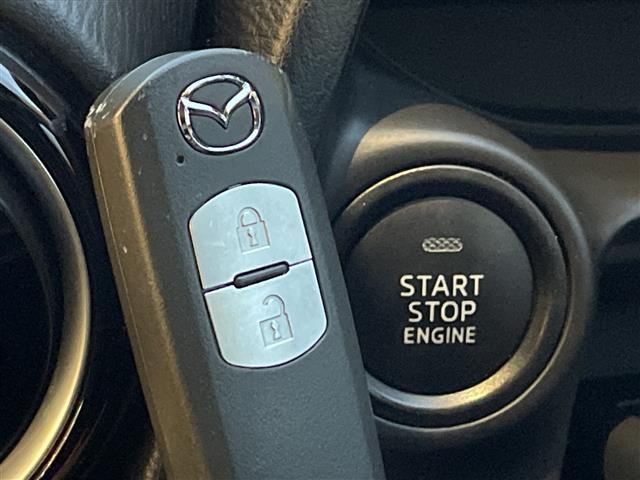 デミオ ＸＤツーリング　セーフティパッケージ　純正ナビ　バックカメラ　純正ＡＷ　ブラインドスポット　ＬＥＤヘッド　パドルシフト　レーンキープ　オートハイビーム　ドラレコ　衝突軽減　フルセグＴＶ　ＣＤ　ＤＶＤ　ＢＴ　スマートキ（8枚目）