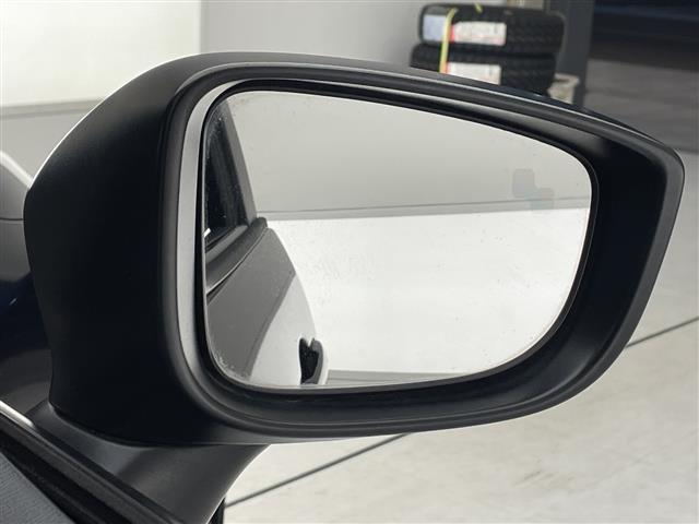 デミオ ＸＤツーリング　セーフティパッケージ　純正ナビ　バックカメラ　純正ＡＷ　ブラインドスポット　ＬＥＤヘッド　パドルシフト　レーンキープ　オートハイビーム　ドラレコ　衝突軽減　フルセグＴＶ　ＣＤ　ＤＶＤ　ＢＴ　スマートキ（9枚目）