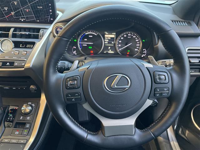 NX NX300h スパイス&シック 純正10.5型ナビ 三眼LEDヘッドライト 全方位カメラ ガラスルーフ レーダークルーズコントロール シートヒーター エアシート バックカメラ 電動リアゲート パワーシート ブラインドスポットモニター(42枚目)