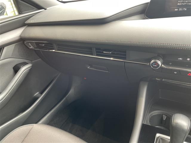ＭＡＺＤＡ３ファストバック １５Ｓツーリング　純正９型ナビ　レーダークルーズコントロール　バックカメラ　ヘッドアップディスプレイ　コーナーセンサー　純正１８インチアルミホイール　オートマチックハイビーム　ＥＴＣ　ブラインドスポットモニター　ＬＥＤ（27枚目）