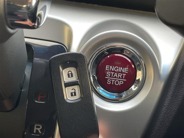 Ｎ－ＷＧＮカスタム Ｇ・ターボパッケージ　衝突軽減システム　純正ナビ　ハーフレザー　クルーズコントロール　ワンセグＴＶ　ＣＤ　ＤＶＤ　Ｂｌｕｅｔｏｏｔｈ　バックカメラ　純正アルミホイール　ＬＥＤヘッドライト　パドルシフト　ＥＴＣ　スマートキー（6枚目）