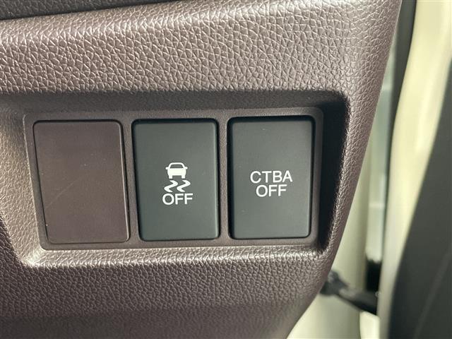 Ｎ－ＷＧＮカスタム Ｇ・ターボパッケージ　衝突軽減システム　純正ナビ　ハーフレザー　クルーズコントロール　ワンセグＴＶ　ＣＤ　ＤＶＤ　Ｂｌｕｅｔｏｏｔｈ　バックカメラ　純正アルミホイール　ＬＥＤヘッドライト　パドルシフト　ＥＴＣ　スマートキー（8枚目）