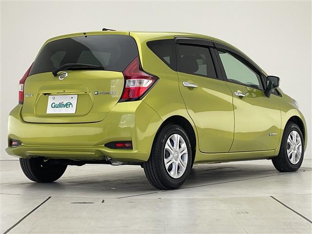 ノート ｅ－パワー　Ｘ　エマージェンシーブレーキ　純正ナビ　フルセグＴＶ　ＣＤ　ＤＶＤ　Ｂｌｕｅｔｏｏｔｈ　バックカメラ　車線逸脱警報機能　スマートキー　プッシュスタート　電動格納ミラー　ワンオーナー　横滑り防止装置（35枚目）