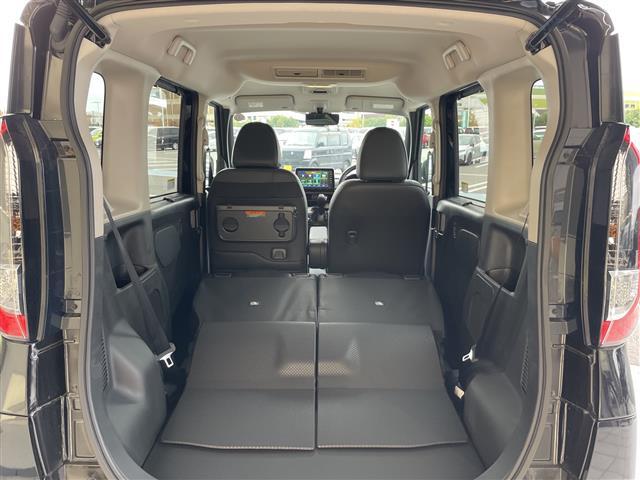 デリカミニ Ｔ　プレミアム　マイパイロット　純正９型ディスプレイオーディオ　サイドデカール　全方位カメラ　両側パワースライドドア　レーダークルーズコントロール　シートヒーター　ステアリングヒーター　インナーミラー（16枚目）