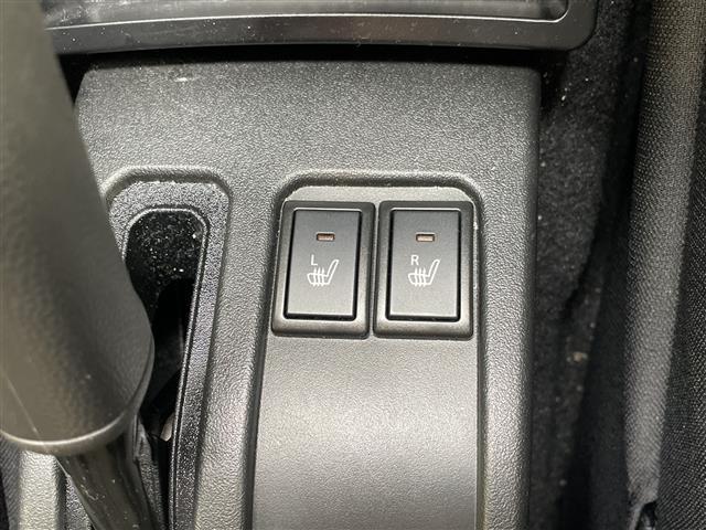 ジムニーシエラ ＪＣ　純正８型ナビ　スズキセーフティサポート　トランスファーレバー　フルセグ　バックカメラ　シートヒーター　クルーズコントロール　ダウンヒルアシストコント　オートライト　ステアリングスイッチ（7枚目）