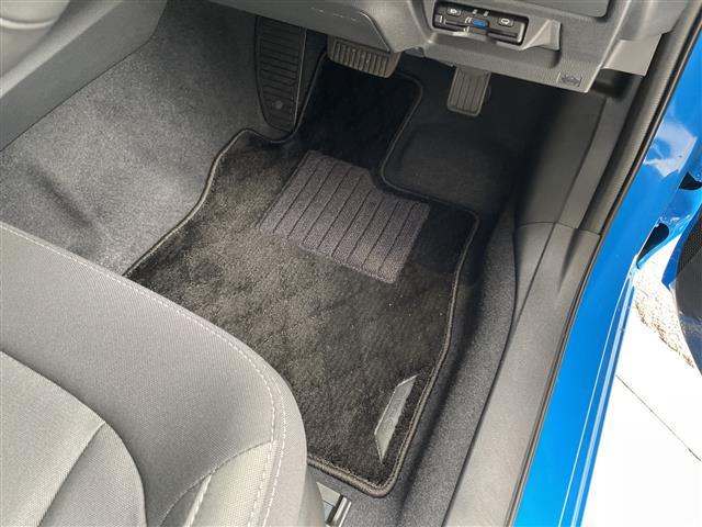 インプレッサ ＳＴ　アイサイト２．０　純正１１型ディスプレイオーディオ　ナビ機能なし　レーダークルーズコントロール　バックカメラ　ヘッドアップディスプレイ　コーナーセンサー　純正アルミホイール　ＥＴＣ　パドルシフト（30枚目）