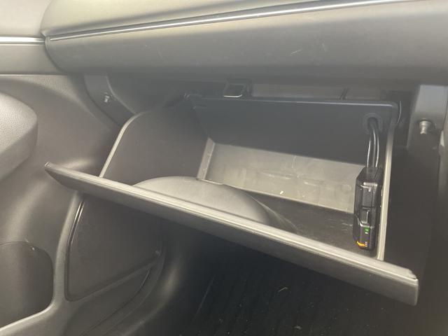 ヴェゼル ｅ：ＨＥＶ　Ｚ　ホンダセンシング　純正９型ディスプレイオーディオナビ　レーダークルーズコントロール　シートヒーター　バックカメラ　電動リアゲート　コーナーセンサー　純正アルミホイール　ブラインドスポットモニター（32枚目）