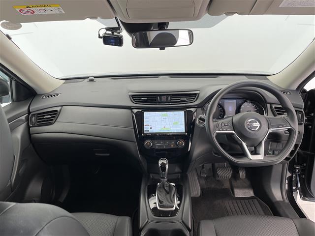 エクストレイル ２０Ｓ　Ｖセレクション　９型ナビ　バックカメラ　コーナーセンサー　純正アルミホイール　ＥＴＣ　ダウンヒルアシストコントロール　４ＷＤ　ドライブレコーダー　フルセグ　ＣＤ　ＤＶＤ　Ｂｌｕｅｔｏｏｔｈ　衝突軽減システム（2枚目）