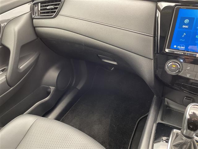 エクストレイル ２０Ｓ　Ｖセレクション　９型ナビ　バックカメラ　コーナーセンサー　純正アルミホイール　ＥＴＣ　ダウンヒルアシストコントロール　４ＷＤ　ドライブレコーダー　フルセグ　ＣＤ　ＤＶＤ　Ｂｌｕｅｔｏｏｔｈ　衝突軽減システム（27枚目）