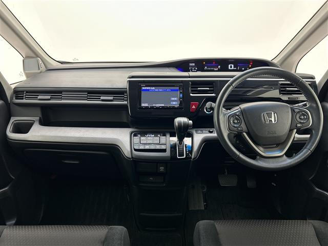 ステップワゴンスパーダ スパーダ ホンダセンシング 純正ナビ フリップダウンモニター 両側パワースライドドア レーダークルーズコントロール バックカメラ 純正アルミホイール ETC LEDヘッドライト パドルシト 衝突軽減システム ドライブレコーダー(2枚目)