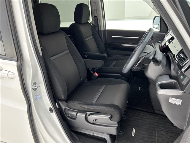 ステップワゴンスパーダ スパーダ ホンダセンシング 純正ナビ フリップダウンモニター 両側パワースライドドア レーダークルーズコントロール バックカメラ 純正アルミホイール ETC LEDヘッドライト パドルシト 衝突軽減システム ドライブレコーダー(14枚目)