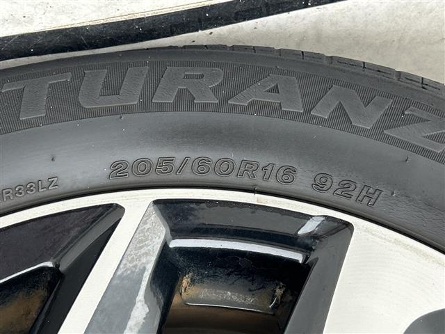 ステップワゴンスパーダ スパーダ ホンダセンシング 純正ナビ フリップダウンモニター 両側パワースライドドア レーダークルーズコントロール バックカメラ 純正アルミホイール ETC LEDヘッドライト パドルシト 衝突軽減システム ドライブレコーダー(17枚目)