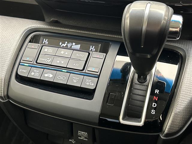 ステップワゴンスパーダ スパーダ ホンダセンシング 純正ナビ フリップダウンモニター 両側パワースライドドア レーダークルーズコントロール バックカメラ 純正アルミホイール ETC LEDヘッドライト パドルシト 衝突軽減システム ドライブレコーダー(24枚目)