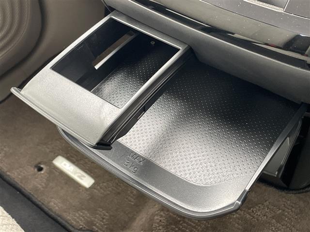 デイズ Ｘ　エマージェンシーブレーキ　純正ナビ　全方位カメラ　バックカメラ　コーナーセンサー　純正アルミホイール　ＬＥＤヘッドライト　オートライト　ドライブレコーダー　衝突軽減システム　Ｂｌｕｅｔｏｏｔｈ（29枚目）