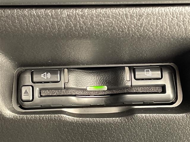 MAZDA3ファストバック 20Sバーガンディ セレクション 純正9型ナビ SDカードなし 全方位カメラ レーダークルーズコントロール シートヒーター バックカメラ パワーシート ヘッドアップディスプレイ コーナーセンサー 純正アルミホイール ステアリングヒータ(11枚目)