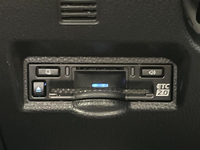 ノア Ｇ　純正ディズプレイオーディオナビ　両側パワースライドドア　レーダークルーズコントロール　バックカメラ　サイドカメラ　コーナーセンサー　純正アルミホイール　ＥＴＣ２．０　ＬＥＤヘッドライ　衝突軽減システム（12枚目）