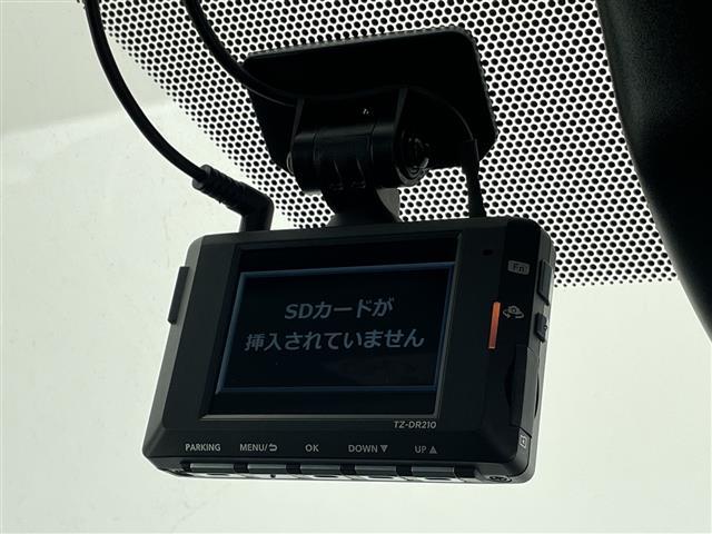 ノア Ｇ　純正ディズプレイオーディオナビ　両側パワースライドドア　レーダークルーズコントロール　バックカメラ　サイドカメラ　コーナーセンサー　純正アルミホイール　ＥＴＣ２．０　ＬＥＤヘッドライ　衝突軽減システム（13枚目）