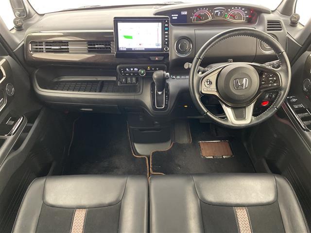 Ｎ－ＢＯＸカスタム Ｇ・Ｌターボホンダセンシング　純正８型ナビ　フリップダウンモニター　両側パワースライドドア　レーダークルーズコントロール　クルーズコントロール　バックカメラ　コーナーセンサー　純正アルミホイール　ＬＥＤヘッドライト　パドルシフト（2枚目）