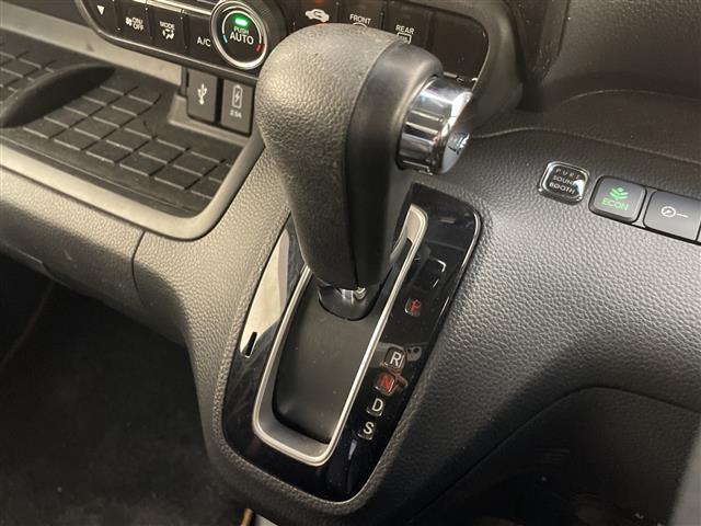 Ｎ－ＢＯＸカスタム Ｇ・Ｌターボホンダセンシング　純正８型ナビ　フリップダウンモニター　両側パワースライドドア　レーダークルーズコントロール　クルーズコントロール　バックカメラ　コーナーセンサー　純正アルミホイール　ＬＥＤヘッドライト　パドルシフト（27枚目）