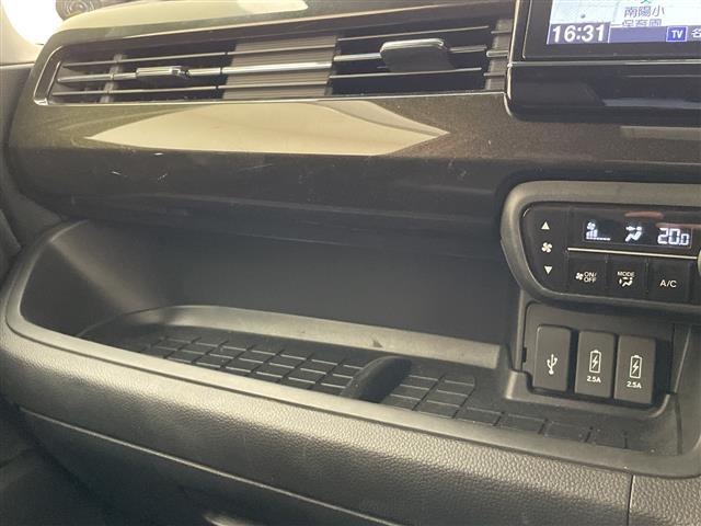 Ｎ－ＢＯＸカスタム Ｇ・Ｌターボホンダセンシング　純正８型ナビ　フリップダウンモニター　両側パワースライドドア　レーダークルーズコントロール　クルーズコントロール　バックカメラ　コーナーセンサー　純正アルミホイール　ＬＥＤヘッドライト　パドルシフト（30枚目）