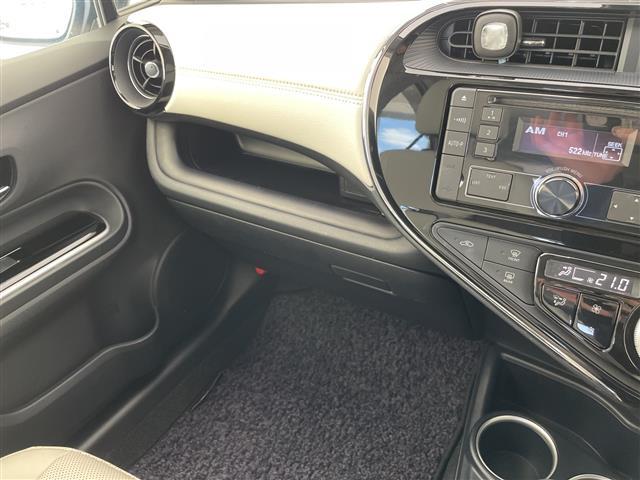 アクア クロスオーバー　グラム　トヨタセーフティセンス　シートヒーター　純正オーディオ　コーナーセンサー　純正アルミホイール　ＬＥＤヘッドライト　オートマチックハイビーム　衝突軽減システム　ＣＤ　ステアリングスイッチ　スマートキー（10枚目）