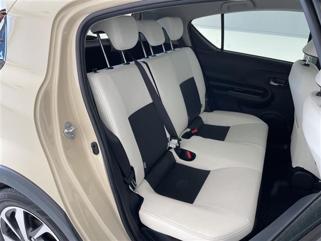 アクア クロスオーバー　グラム　トヨタセーフティセンス　シートヒーター　純正オーディオ　コーナーセンサー　純正アルミホイール　ＬＥＤヘッドライト　オートマチックハイビーム　衝突軽減システム　ＣＤ　ステアリングスイッチ　スマートキー（15枚目）